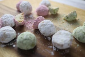 ブールドネージュとスノーボールクッキーの魅力と見分け方